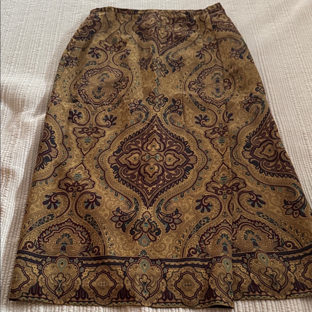Rafaella Elegant Paisley Pencil Skirt in Brown and Gold